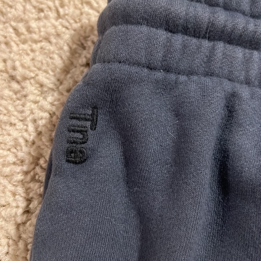 Aritzia Tna Fleece Shorts - Picture 10 of 14
